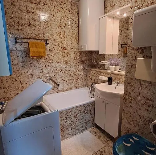 Greenline Apartment *